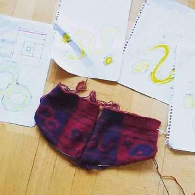 Stickmotiv som föreställer klotter är väl också en sorts stickgraffiti?