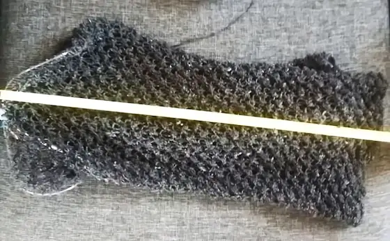 Mät din magiska, stickade tubsjal. Är den 50 cm? Sticka lite till, eller maska av. Mät din magiska, stickade tubsjal. Är den 50 cm? Sticka lite till, eller maska av.