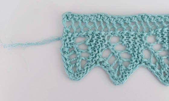 Lövkant med rakare start: Börja med att sticka ett par extra varv.